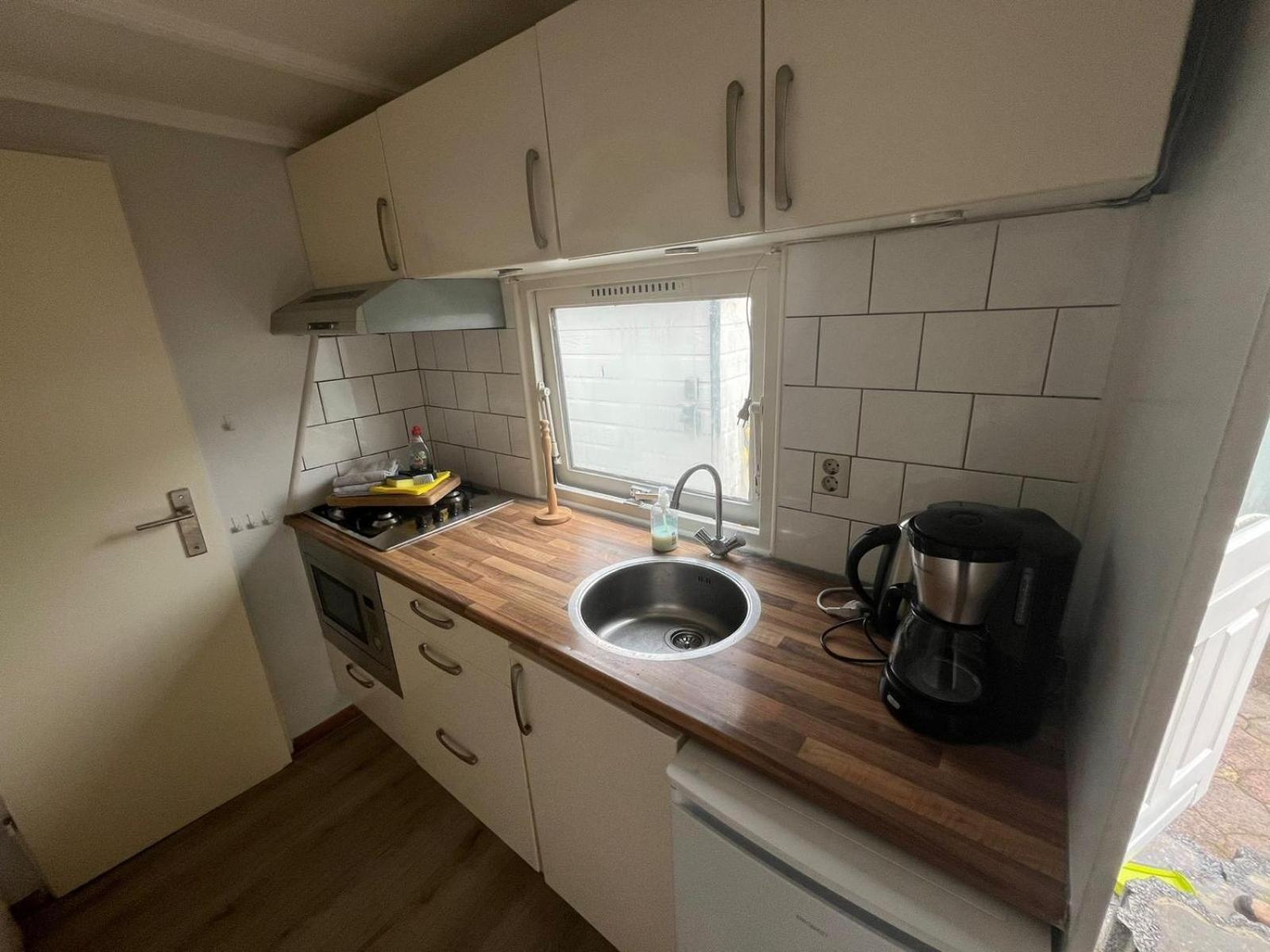 veluwse 4 persoons chalet in Putten alleen voor recreatie Villa Buitenkant foto
