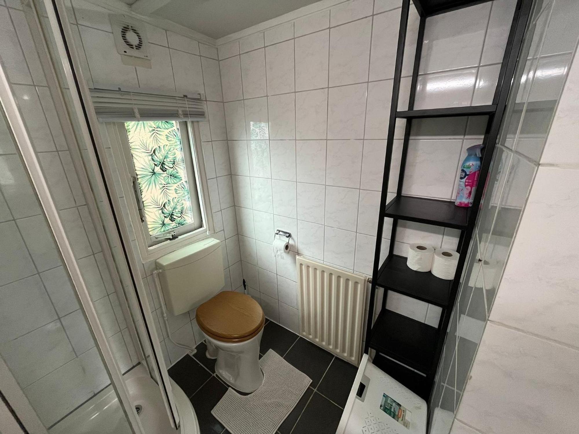 veluwse 4 persoons chalet in Putten alleen voor recreatie Villa Buitenkant foto