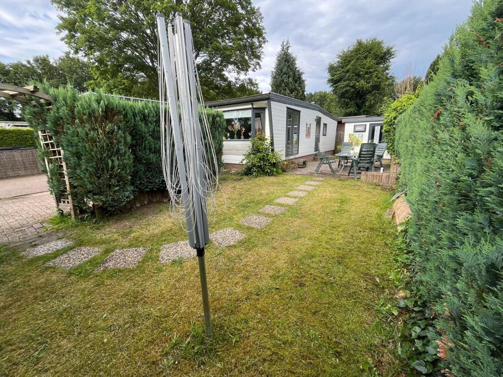 veluwse 4 persoons chalet in Putten alleen voor recreatie Villa Buitenkant foto